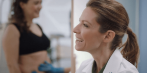 Performing CoolSculpting Body Contouring Fatloss Treatment in Montreal